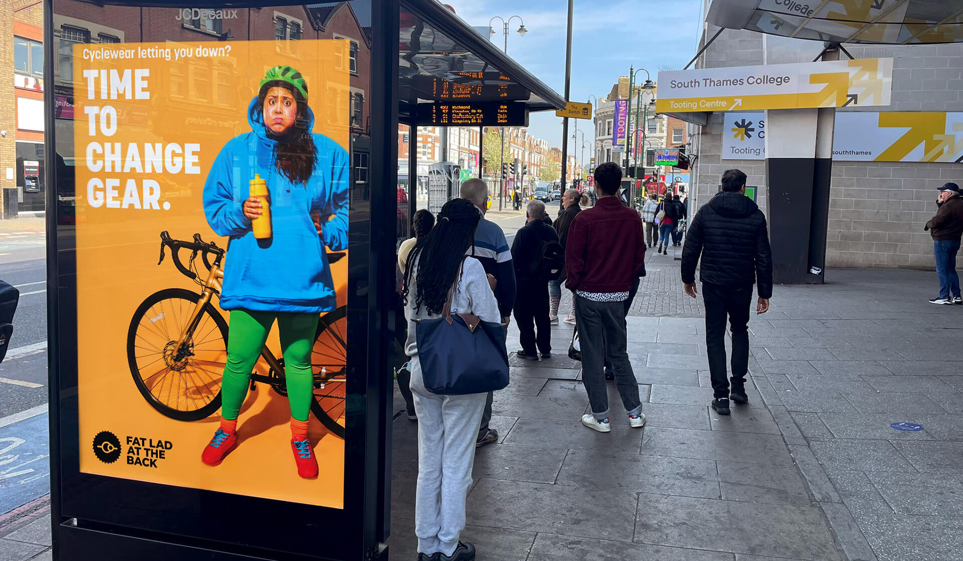 Fat Lad At The Back - Time to change gear - Mellor&Smith - Ad campaign - bikes and cyclists - Outdoor OOH